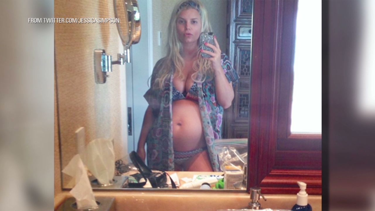 Jessica Simpson's bikini baby bump