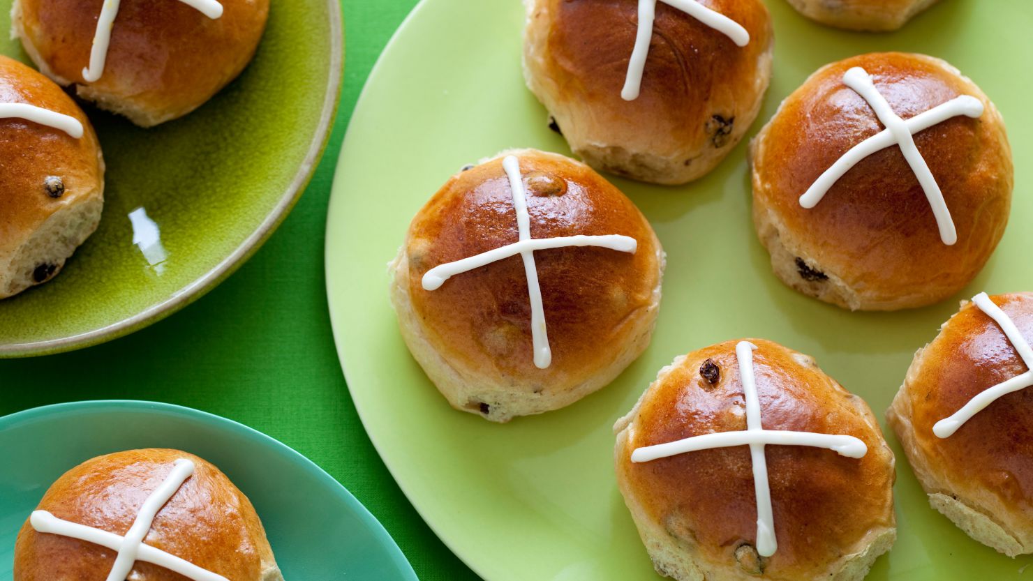 Put a little spring in everyone’s step on Sunday morning with these delicious recipes. We’ve rounded up our favorite buns, frittatas, pancakes and more.