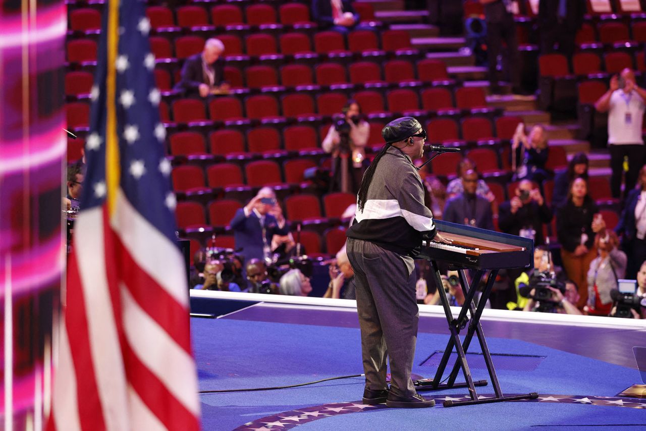 Stevie Wonder does a sound check ahead of the third day of the Democratic National Convention in Chicago, on August 21