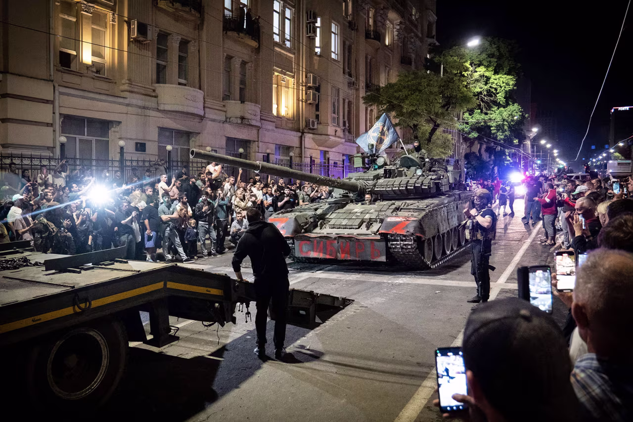 Wagner fighters prepare to pull out from the headquarters of the Southern Military District in Rostov-on-Don to return to their base on Saturday, June 24.