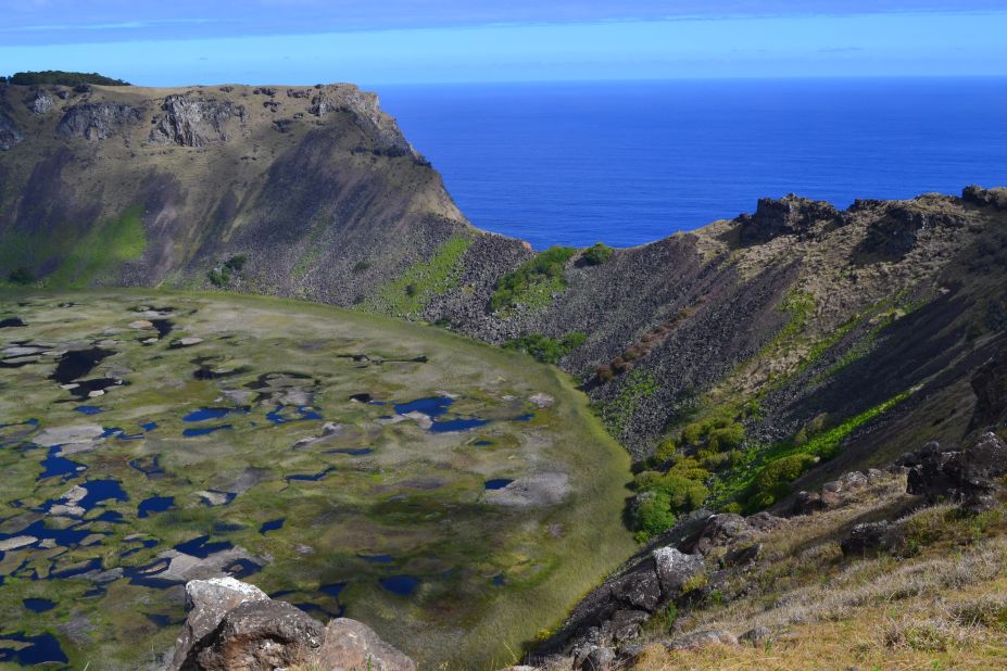 The island is primarily made up of three extinct volcanoes: Terevaka, Poike and Rano Kau. 