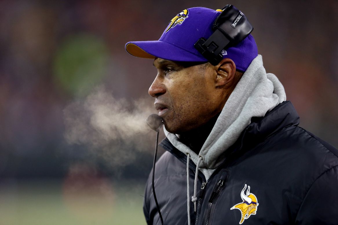 Minnesota head coach Leslie Frazier watches the action in the first quarter.