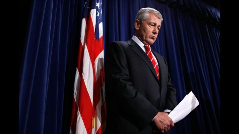 Hagel holds a September 2007 news conference to reintroduce an amendment to the Defense Authorization Bill.