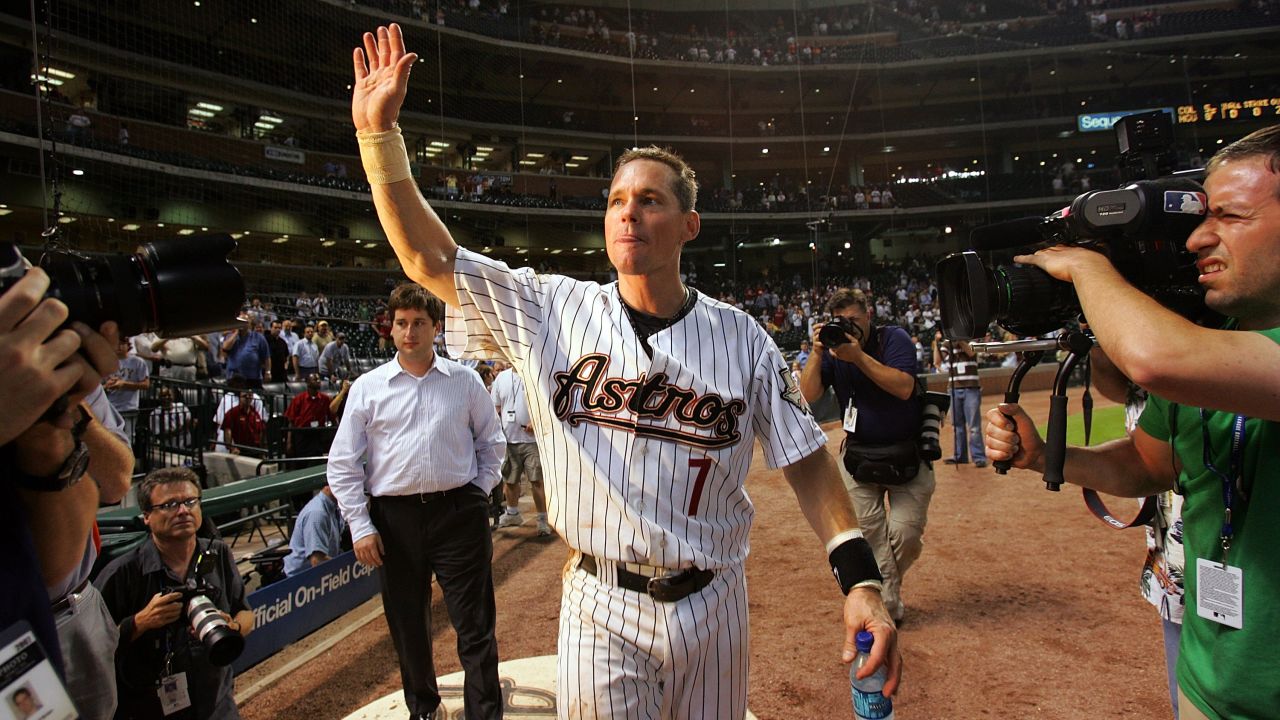 Second baseman Craig Biggio of the Houston Astros waves to fans after his 3,000th career hit against the Colorado Rockies on June 28, 2007, in Houston.