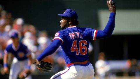 Lee Smith of the Chicago Cubs pitches during a game against the San Diego Padres at Jack Murphy Stadium in a 1986 game in San Diego.