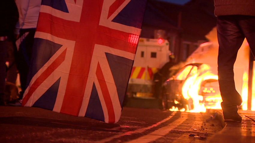 Robertson Belfast Riots Saturday_00034113.jpg