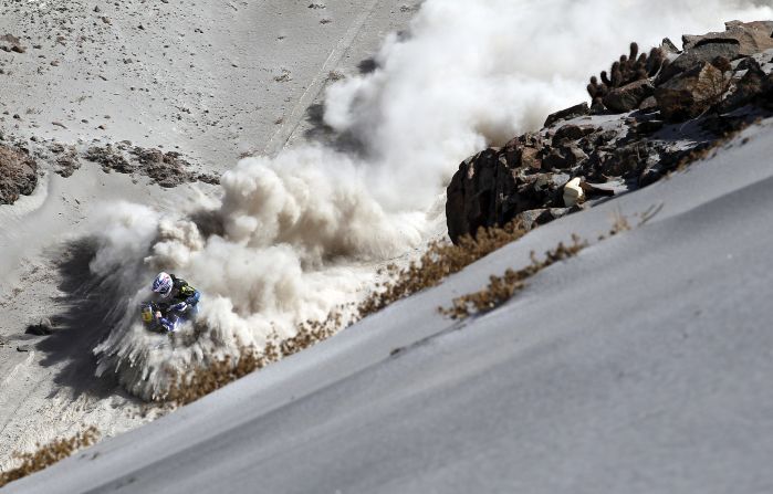 France's Olivier Pain sends a plume of sand in the air during Stage 5 on Wednesday, January 9.