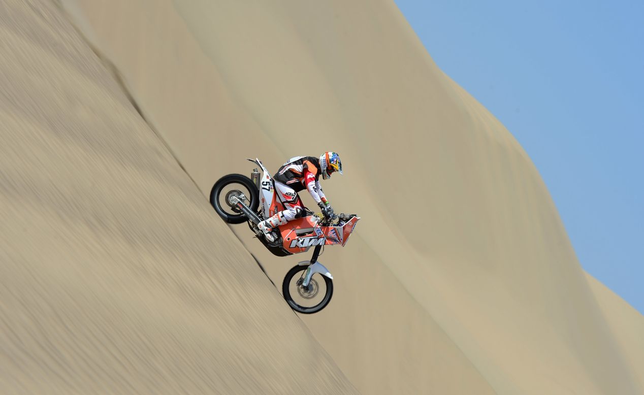 Australia's Ben Grabham cruises down a sand dune on January 6.