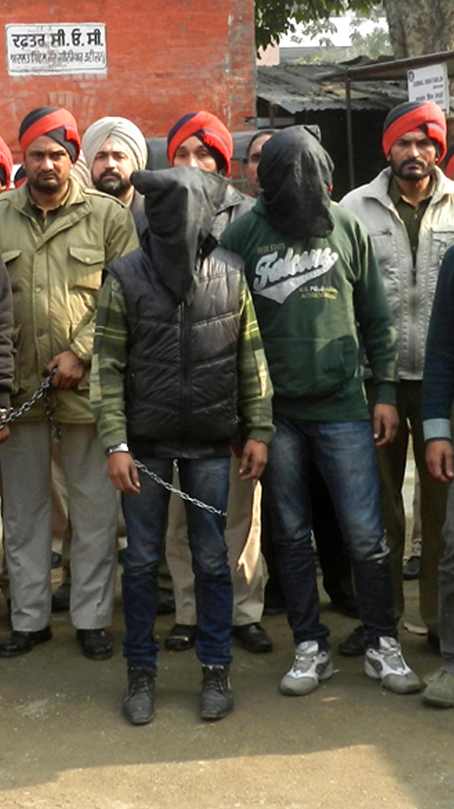 Police: 7 men gang rape bus passenger in India | CNN