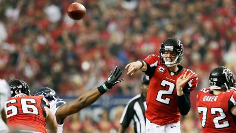 Quarterback Matt Ryan of the Falcons throws a pass against the Seahawks on Sunday.