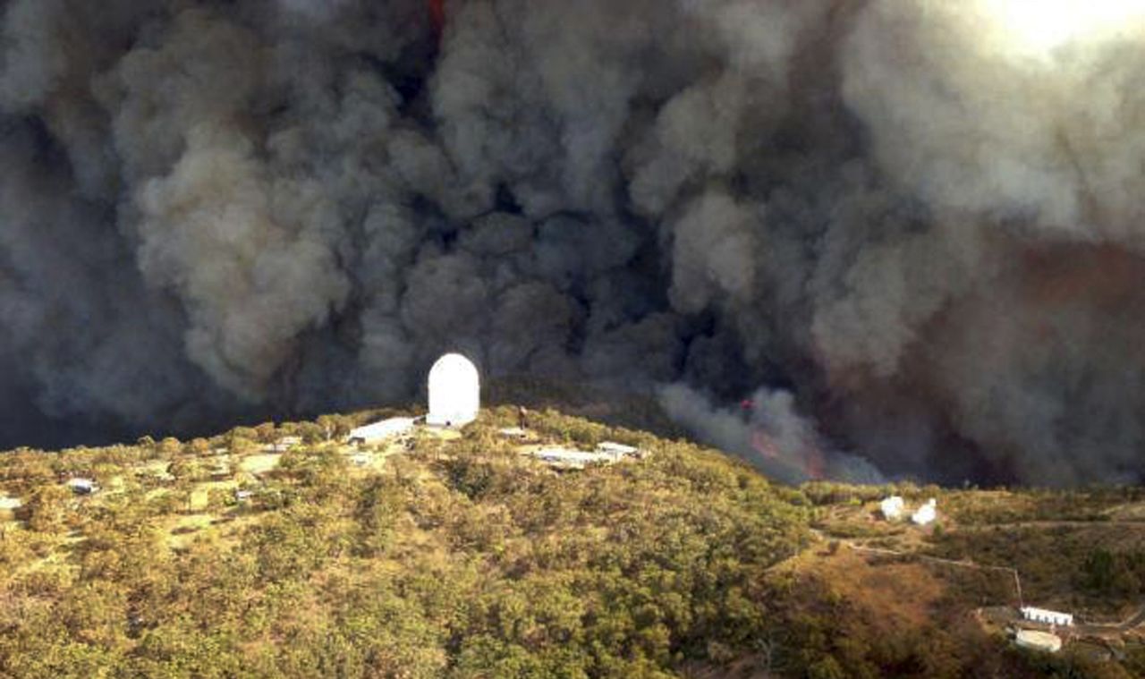 The Wambelong Fire burns near the Siding Spring Observatory near Coonabarabran, Australia, on Monday, January 14.