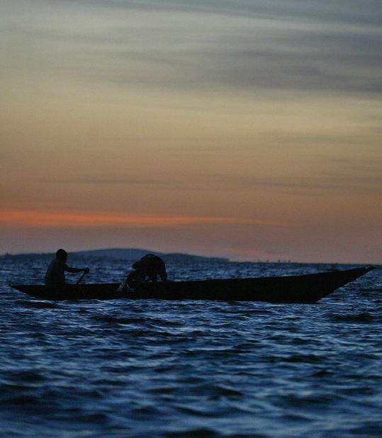 Hundreds of thousands of people, mainly fishermen, depend on Lake Victoria for their livelihood. 