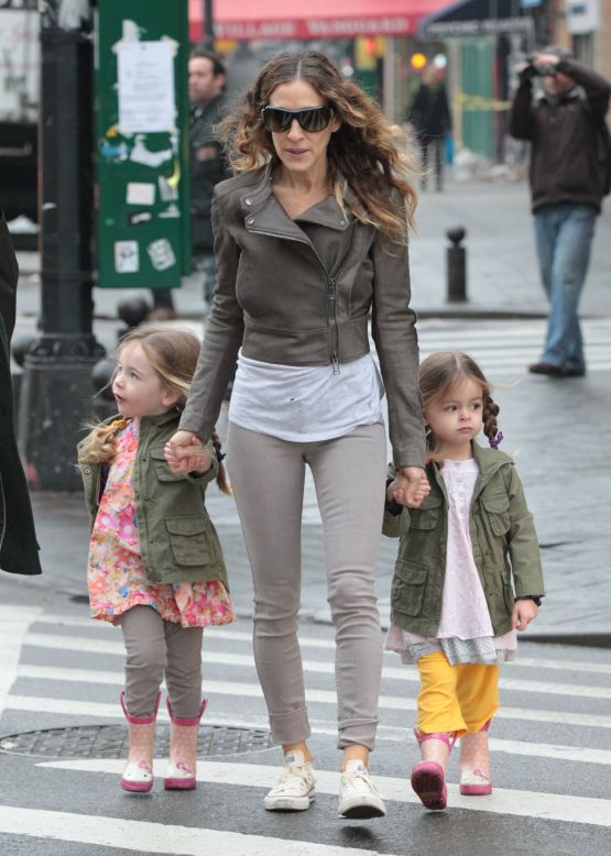 Sarah Jessica Parker walks her daughters to school in NYC.