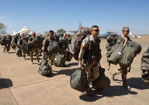 French troops from the Licorne operation based in Abidjan, Ivory Coast, arrive at the 101st military airbase near Bamako on Wednesday to reinforce the Serval operations, before their deployment in the north of Mali.