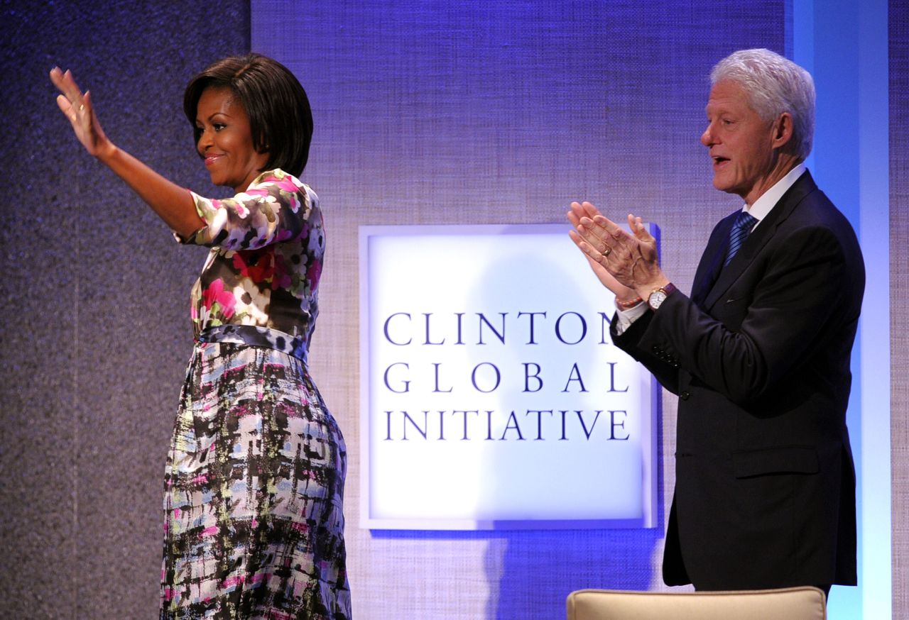 At the annual Clinton Global Initiative in September 2010, the first lady played up her passion for prints with a Moschino Cheap & Chic multipatterned chemise that featured hothouse flowers on top and a digital print on the bottom, Taylor noted.