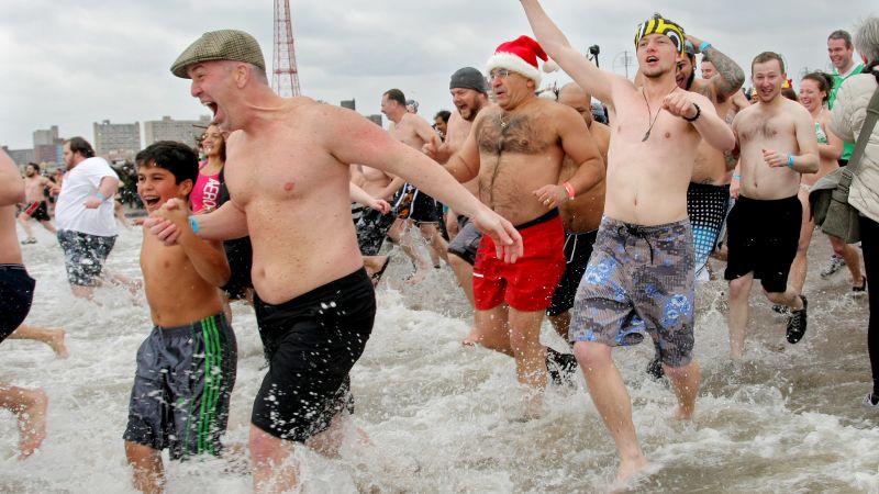 What Happens to Your Body During a New Year's Polar Bear Plunge
