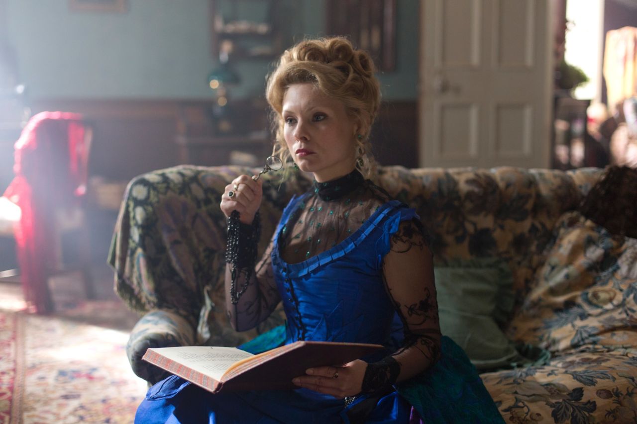 Long Susan Hart, played by MyAnna Buring, runs a popular brothel, but her past is mysteriously entangled with Capt. Jackson's.