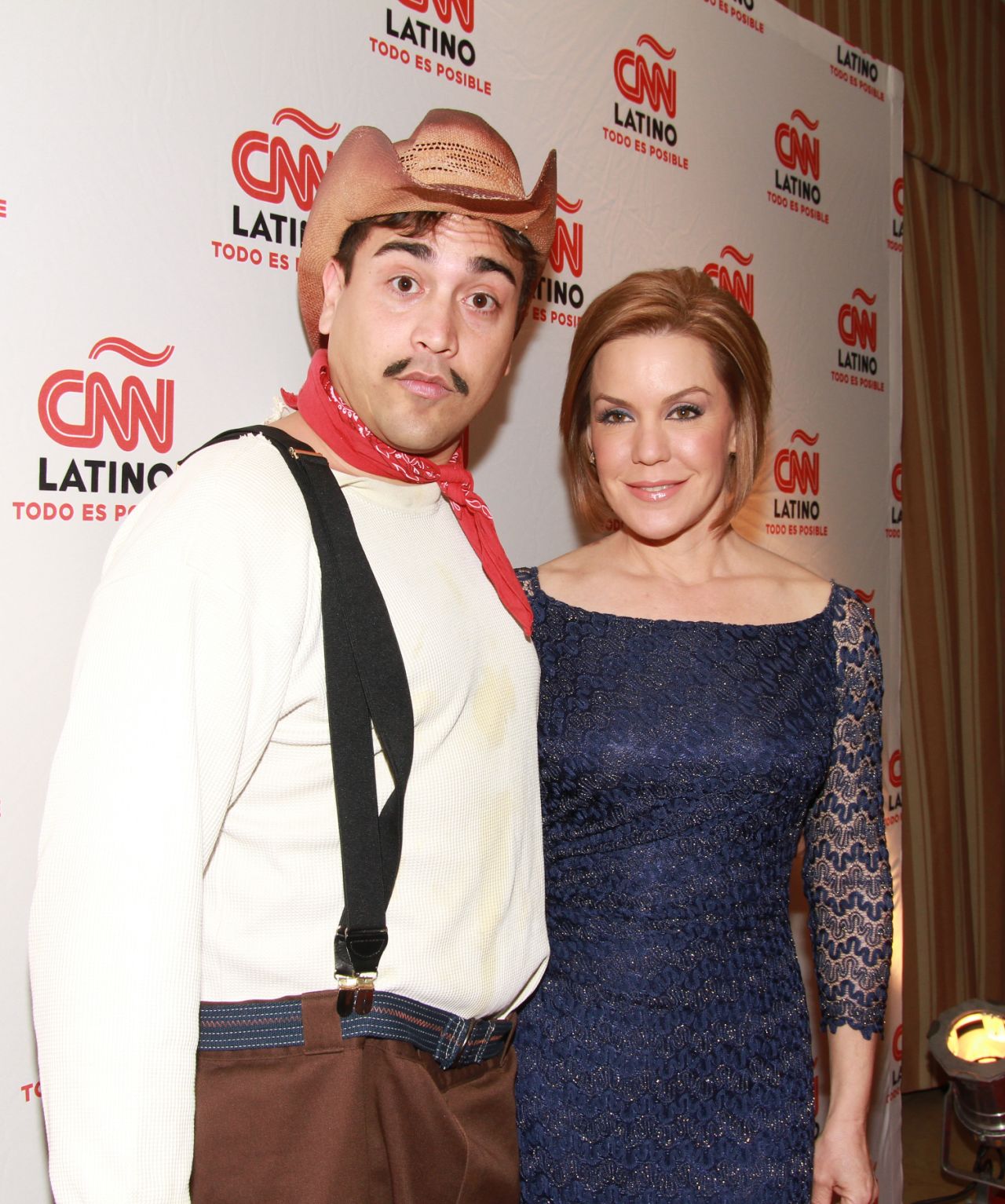 Lucía Navarro junto a un imitador de Cantinflas.