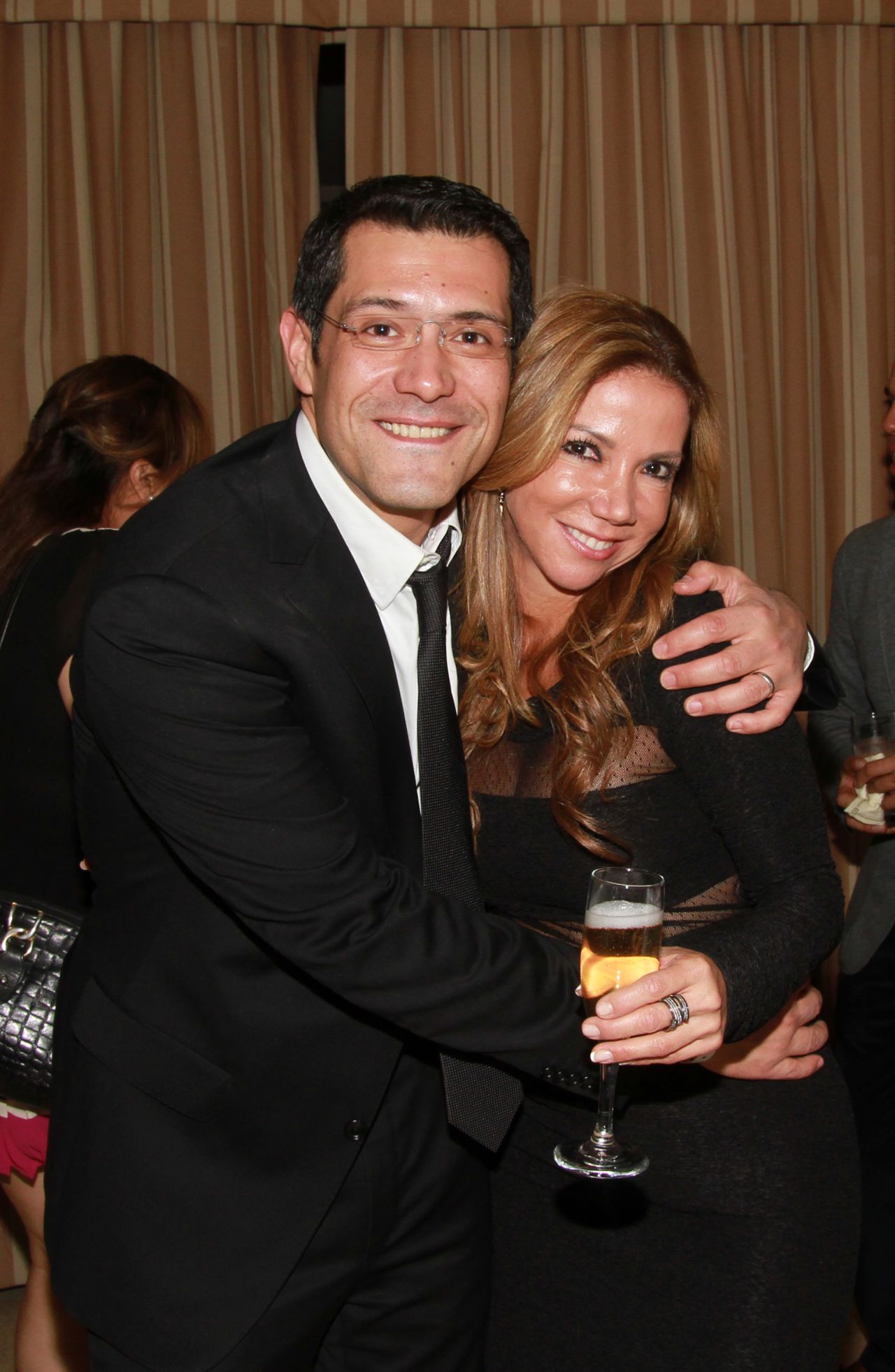 Mario González junto a nuestra jefa de relaciones públicas para Estados Unidos, Isabel Bucaram.