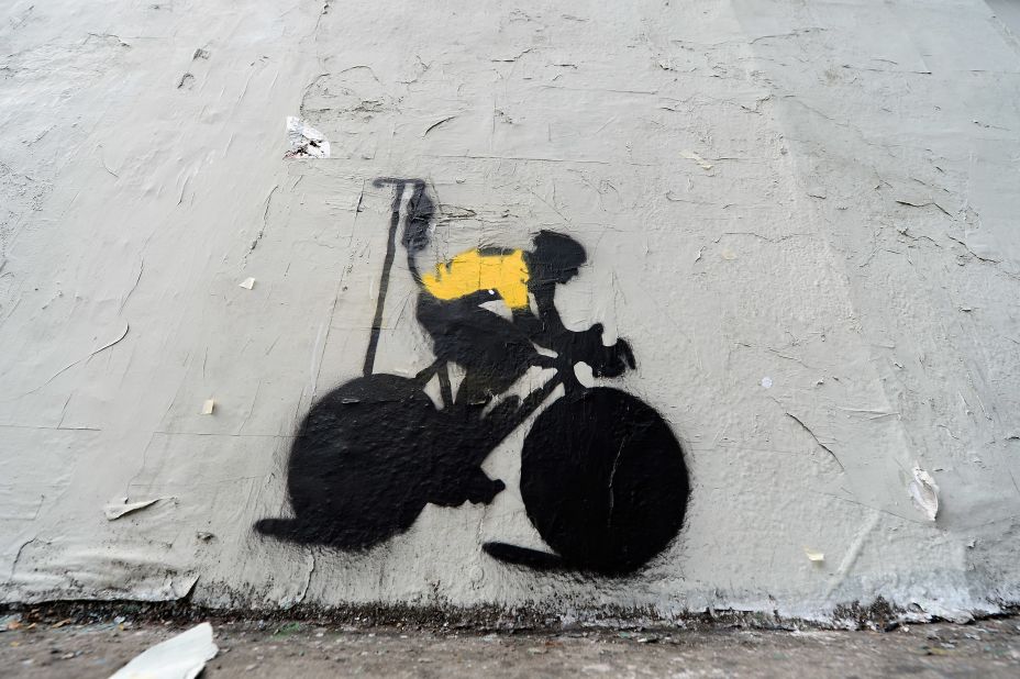 Armstrong is immortalized in a graffiti "doping" artwork in Los Angeles in 2013.