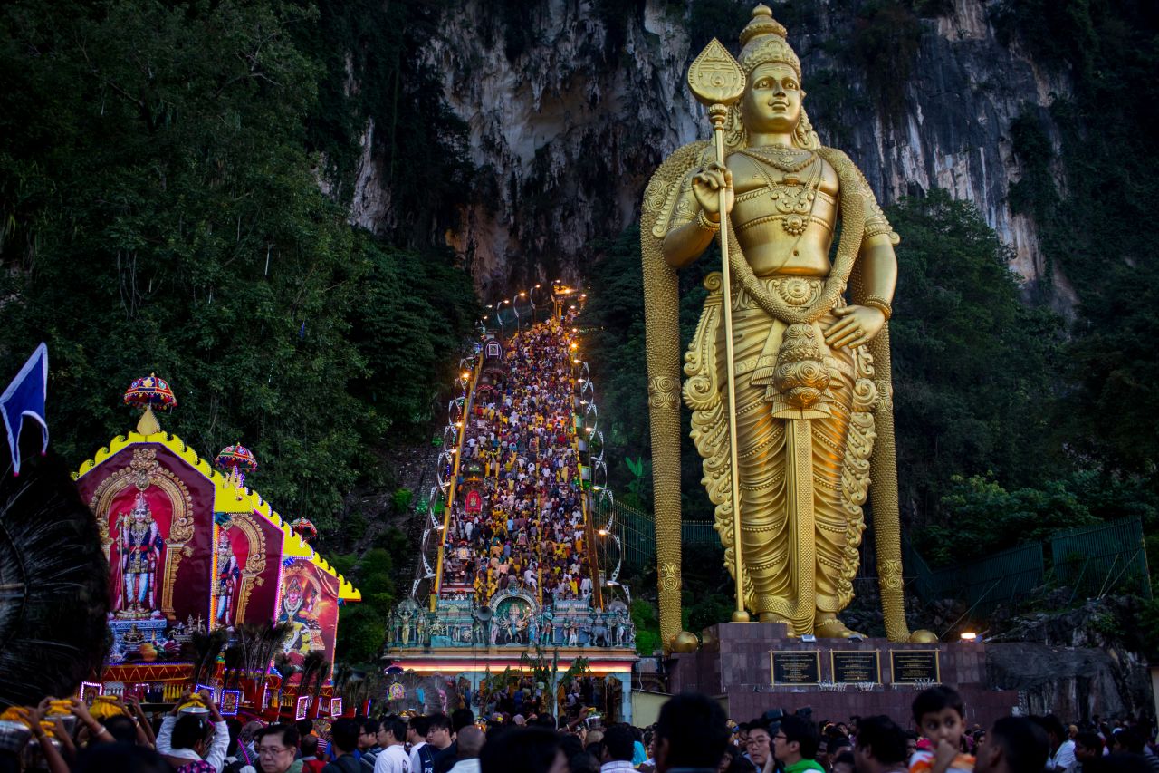 Thaipusam Festival is an annual Hindu festival which commemorates the day when Goddess Pavarthi gave her son Lord Muruga an invincible lance to destroy evil demons. The day is seen being celebrated at the Batu Caves in Kuala Lumpur. 
