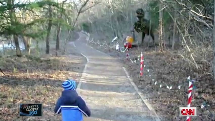 ac the shot dinosaur scares kid _00002124.jpg