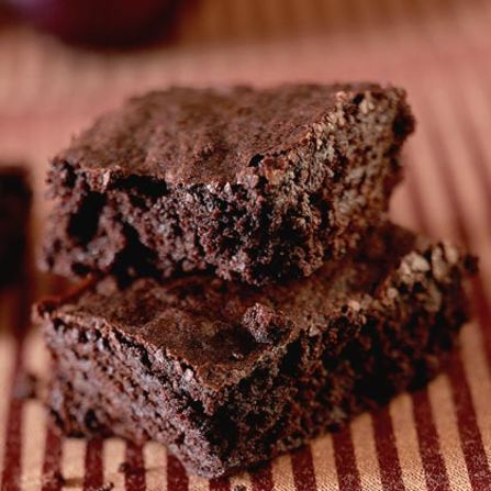Unsweetened cocoa keeps the fat content low on these 132-calorie brownies. <strong>Try this recipe:</strong> <a href="index.php?page=&url=http%3A%2F%2Fwww.myrecipes.com%2Frecipe%2Ffudgy-chocolate-brownies-10000000222750%2F" target="_blank" target="_blank">Fudgy chocolate brownies</a>