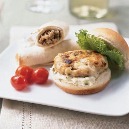 Garlic powder, ground turkey and Gorgonzola cheese make these 169-calorie miniburgers the perfect protein-packed finger foods. <strong>Try this recipe:</strong> <a href="index.php?page=&url=http%3A%2F%2Fwww.myrecipes.com%2Frecipe%2Fmini-turkey-burgers-with-gorgonzola-10000001545755%2F" target="_blank" target="_blank">Mini turkey burgers</a>