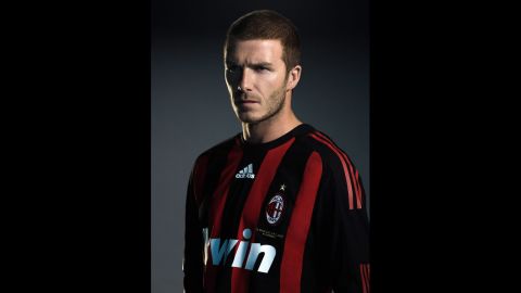 Beckham reveals his new No. 32 jersey after his loan move to AC Milan in 2008.