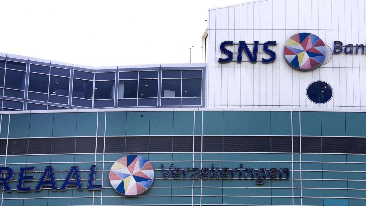 Ronald Latenstein, SNS Reaal's chief executive, as well as the bank's chief financial officer resigned.