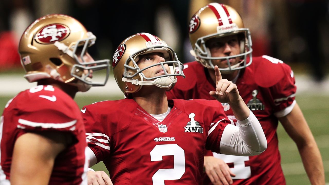 49ers kicker David Akers celebrates after kicking a 27-yard field goal in the second quarter.