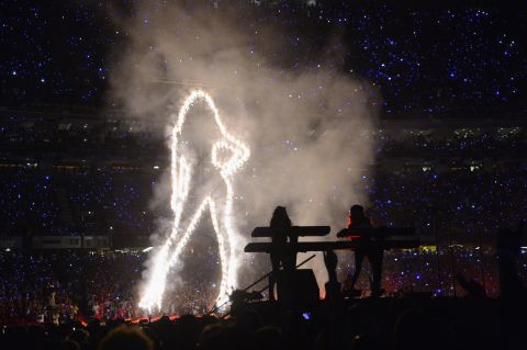 Spectators were treated to a giant lighted outline of Beyonce.