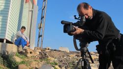 Joe Duran filming syria refugees