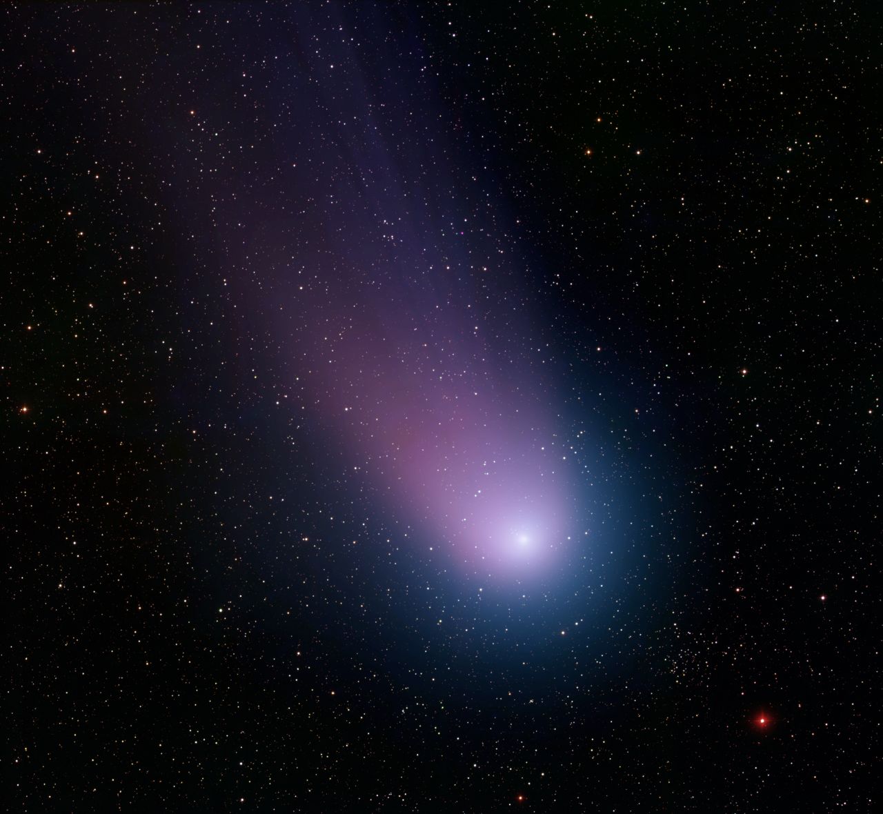 This image of Comet NEAT was taken at Kitt Peak National Observatory near Tucson, Arizona, on May 7, 2004.