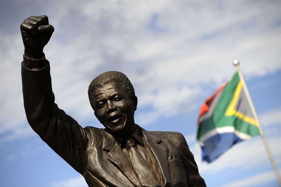 Mandela spent the last period of his incarceration at Groot Drakenstein prison in Paarl. A statue depicting him as he walked to freedom in 1990 stands outside.