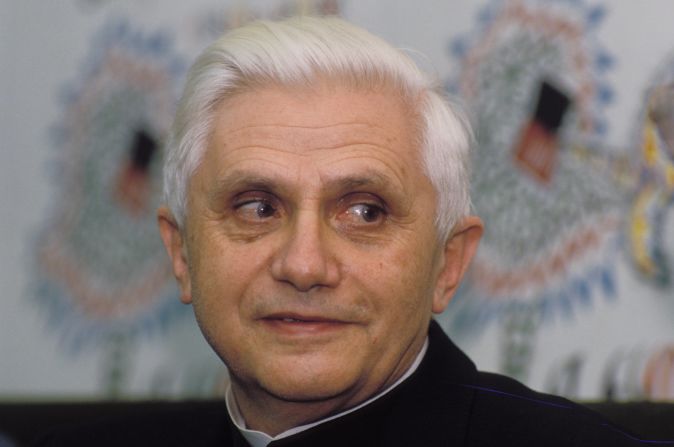 Ratzinger,  cuando era el Cardenal y sacerdote de Santa María Consolatrice al Tiburtino, visitó Madrid en 1989. 