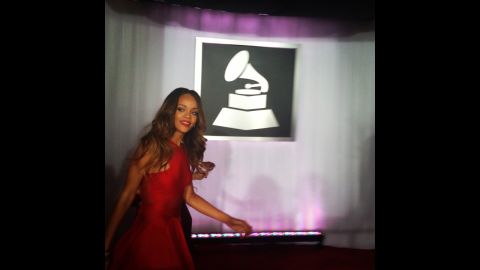 Rihanna timed her arrival as close to showtime as possible. That meant no interviews, but we couldn't let her sneak past without at least one photo.