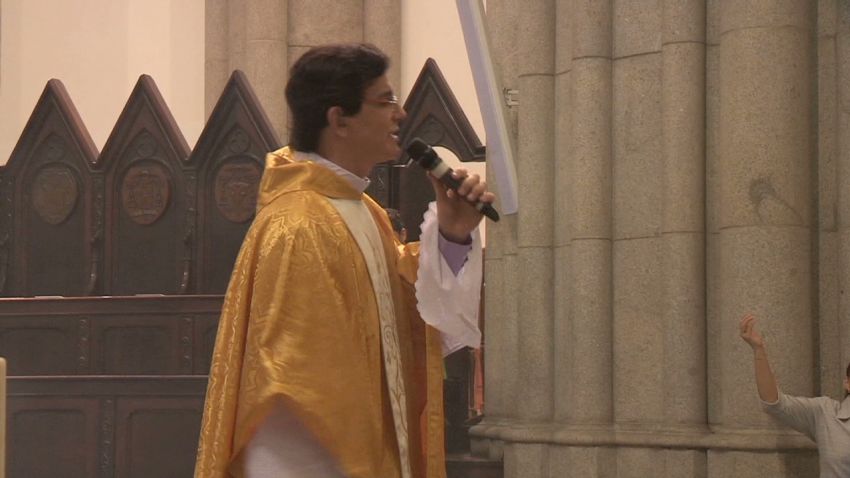 brazil.pope.reaction_00001108.jpg