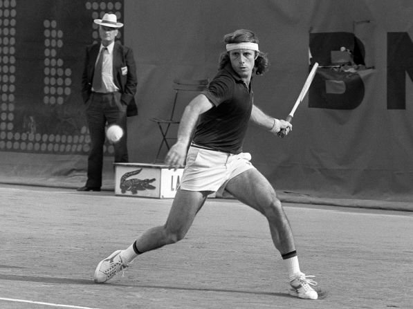 Argentina's Guillermo Vilas holds the men's record of 46 successive wins, set in 1977 when he won seven tournaments in a row as he reached No. 2 in the world rankings