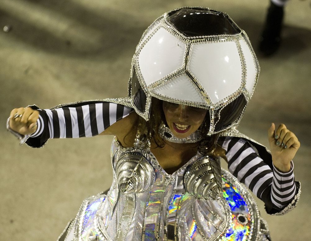 A Carnival-style tribute from the Mocidade Independente samba school to Brazil's football-mad culture and the country's hosting of the next FIFA World Cup.