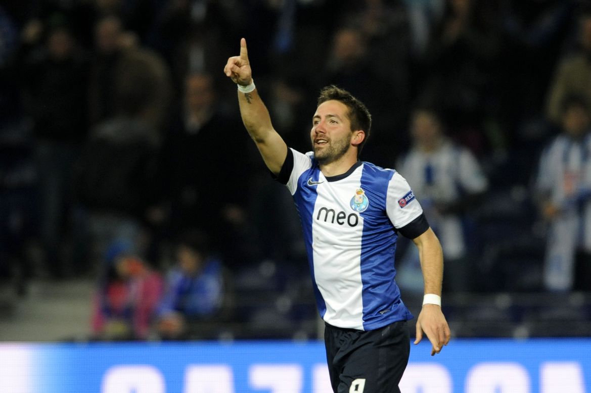 Last night, Porto was able to win their Champions League game against Malaga, after Portuguese midfielder Joao Moutinho scored a controversial goal in the 56th minute.Was his goal off-side?
