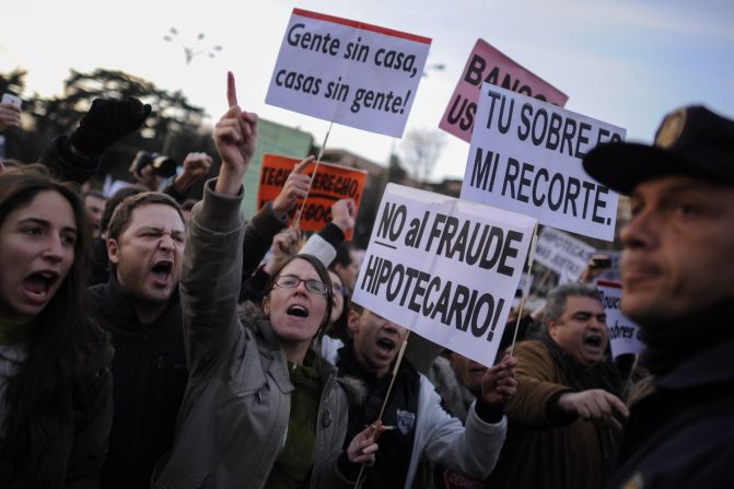 Platform for Mortgage Victims protests to push for a new law to end a wave of evictions of homeowners ruined by the economic crisis.