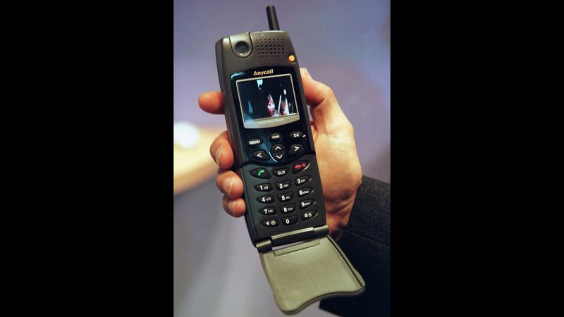 cell phone in 1999