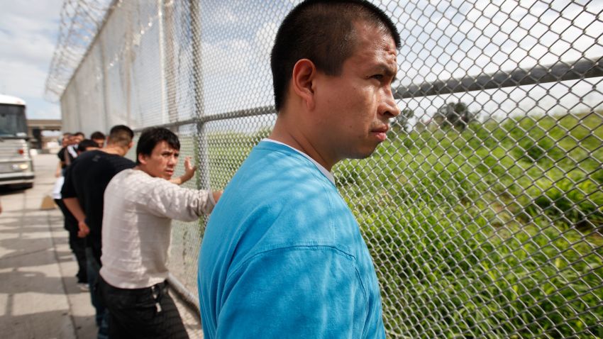 Undocumented Mexico return.file.gi