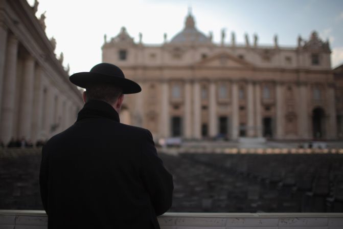 Benedicto XVI participó este miércoles 27 de febrero en su última audiencia general ante una abarrotada Plaza de San Pedro, en el Vaticano.