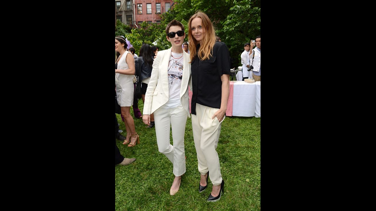 Hathaway and fashion designer Stella McCartney at the Stella McCartney Resort 2013 presentation in June 2012 in New York.  