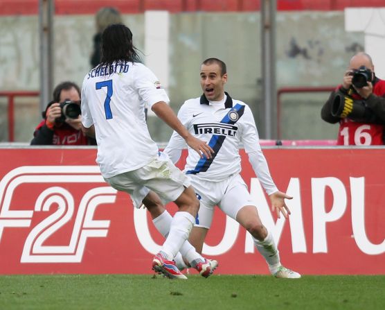 Rodrigo Palacio came off the bench to save Inter Milan as it came from two goals down to win 3-2 at Catania in Serie A.  Palacio scored a 92nd minute winner following a pulsating contest.