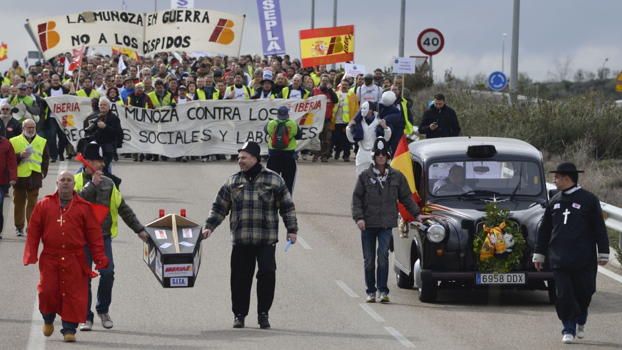 Strikers from Spanish airline Iberia take part in a demonstration at Barajas' airport in Madrid, on March 4, 2013. 