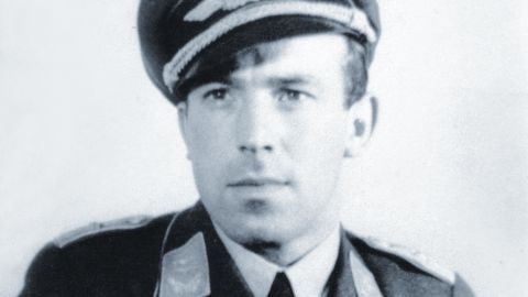 Franz Stigler wondered for years what happened to the American pilot he encountered in combat.
