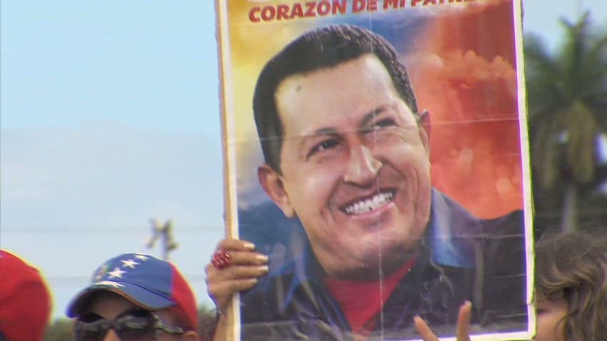 oppmann.cuba.mourns.chavez_00003313.jpg